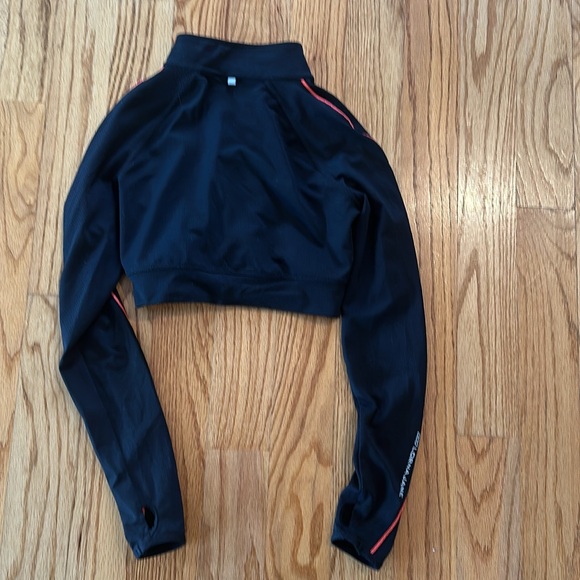 Lorna Jane small cropped mesh workout jacket Black( not blue like camera took) - Picture 4 of 6